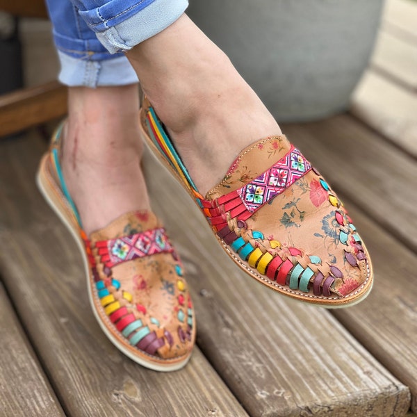 Mexican Huarache. Leather Mexican Sandal. All size Boho-Hippie Vintage Sandal.  Mexican Artisanal Huarache. Colorful leather Sandals.