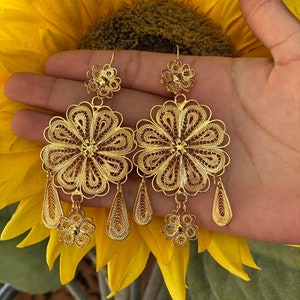 Mexicans Filigree Earrings. Gold Plated Filigree. Frida Khalo Earrings. Womens Flower Earrings. Dangle Earrings. Traditional Earrings.