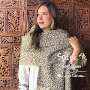 Mexikanisches Traditionelles Rebozo. Mexikanische Schal. Wollschal. Winterdecke.