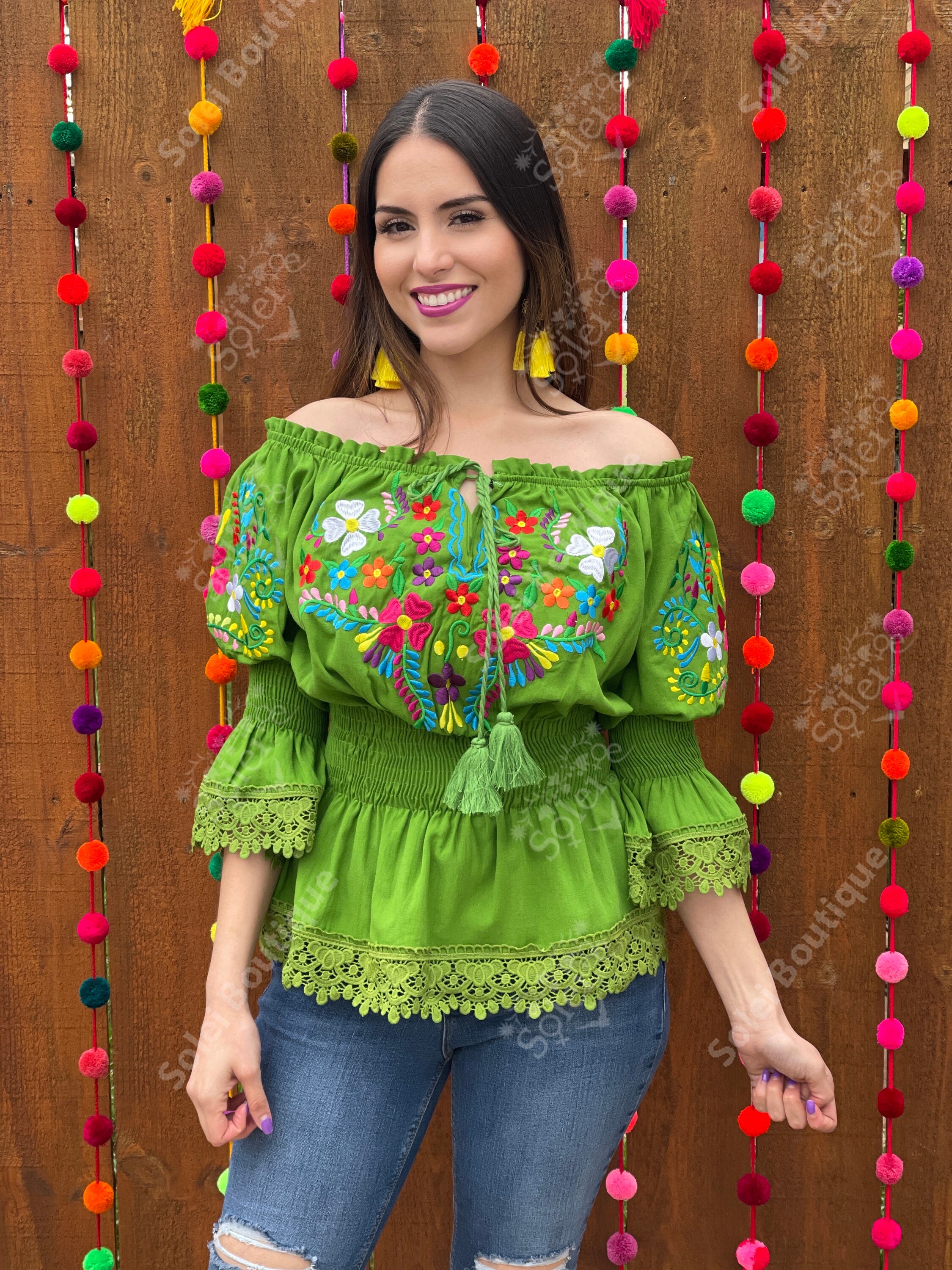 Floral Embroidered Mexican Blouse. Size 