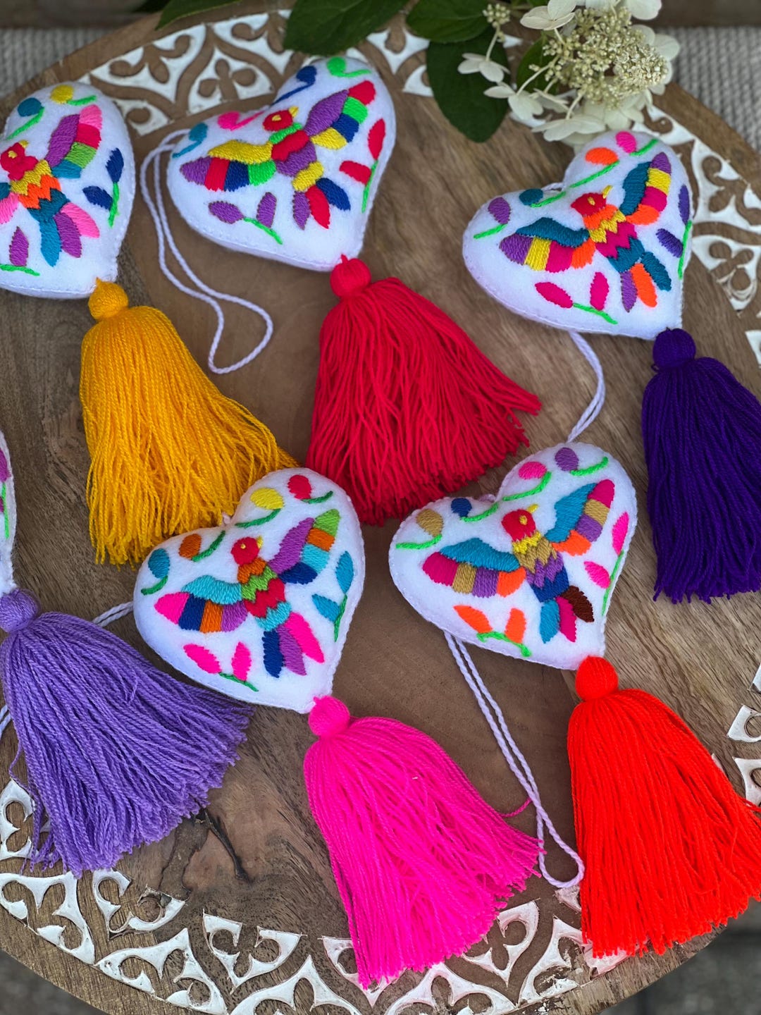 Llavero Tradicional Diseño Otomi. Llavero Mexicano de Corazon. Llavero  Pompones. Regalo Perfecto. Hecho Artesanalmente. Regreso a la Escuela -  Etsy México, image size:1080x1440