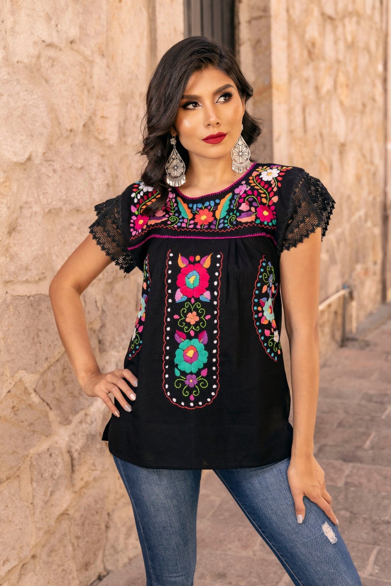 Hand Embroidered Mexican Blouse. Size S 3X. Mexican Floral Blouse. Artisanal Mexican Blouse. Hippie-Boho Top. Negro