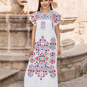 Long Mexican Traditional Dress. Embroidered Mexican Dress. Boho Floral. Mexican Party Dress. Mexican Bridesmaid Dress. Latina Style Dress.
