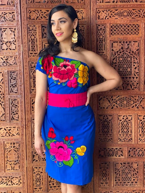 Vestido ombro a ombro bordado sales
