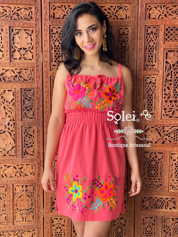 Robe Xhilaration Taille 2XL - Bretelles Spaghetti Brodée Fleurie - Rose - Neuf Avec étiquettes