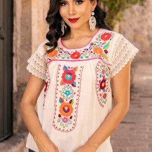 Blusa Mexicana Bordada a Mano. Tallas S 3X. Blusa Mexicana Artesanal. Blusa Floral Bordada. Blusa Tradicional de Mexico Beis