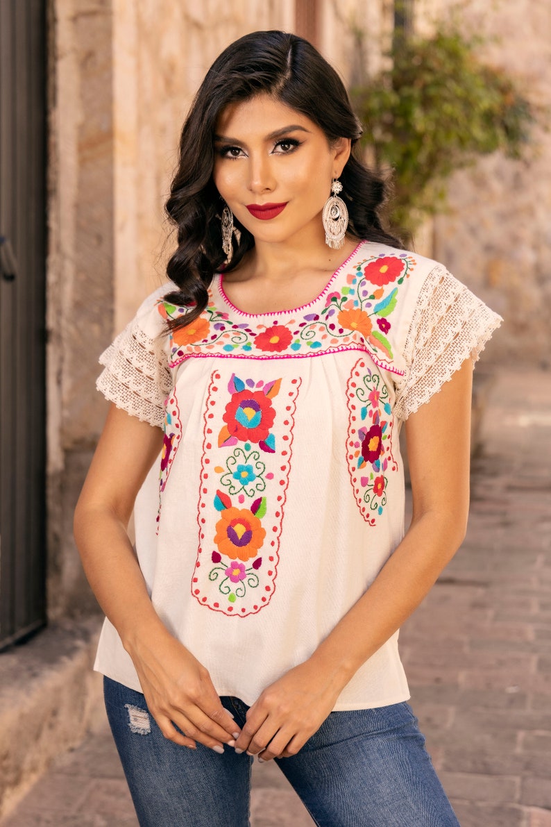 Hand Embroidered Mexican Blouse. Size S 3X. Mexican Floral Blouse. Artisanal Mexican Blouse. Hippie-Boho Top. Beis