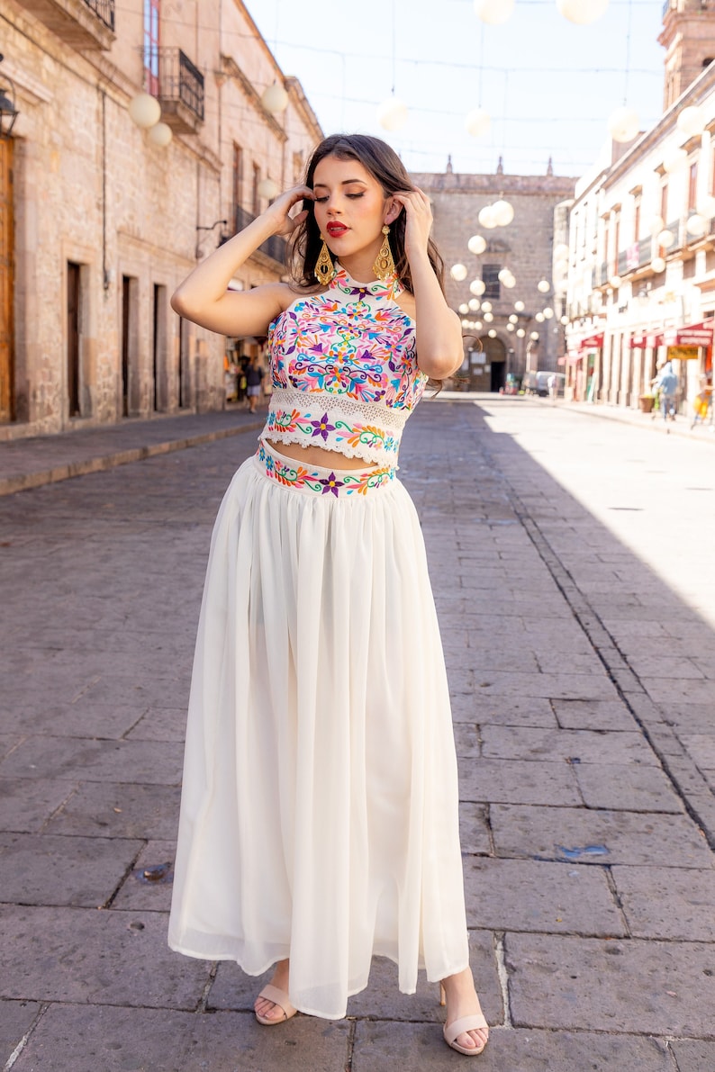 Mexican Floral 2 Piece Set. Artisanal Embroidered Mexican Dress. Mexican Halter Dress. Colorful Floral Mexican Dress. Chiffon Skirt Dress. zdjęcie 3