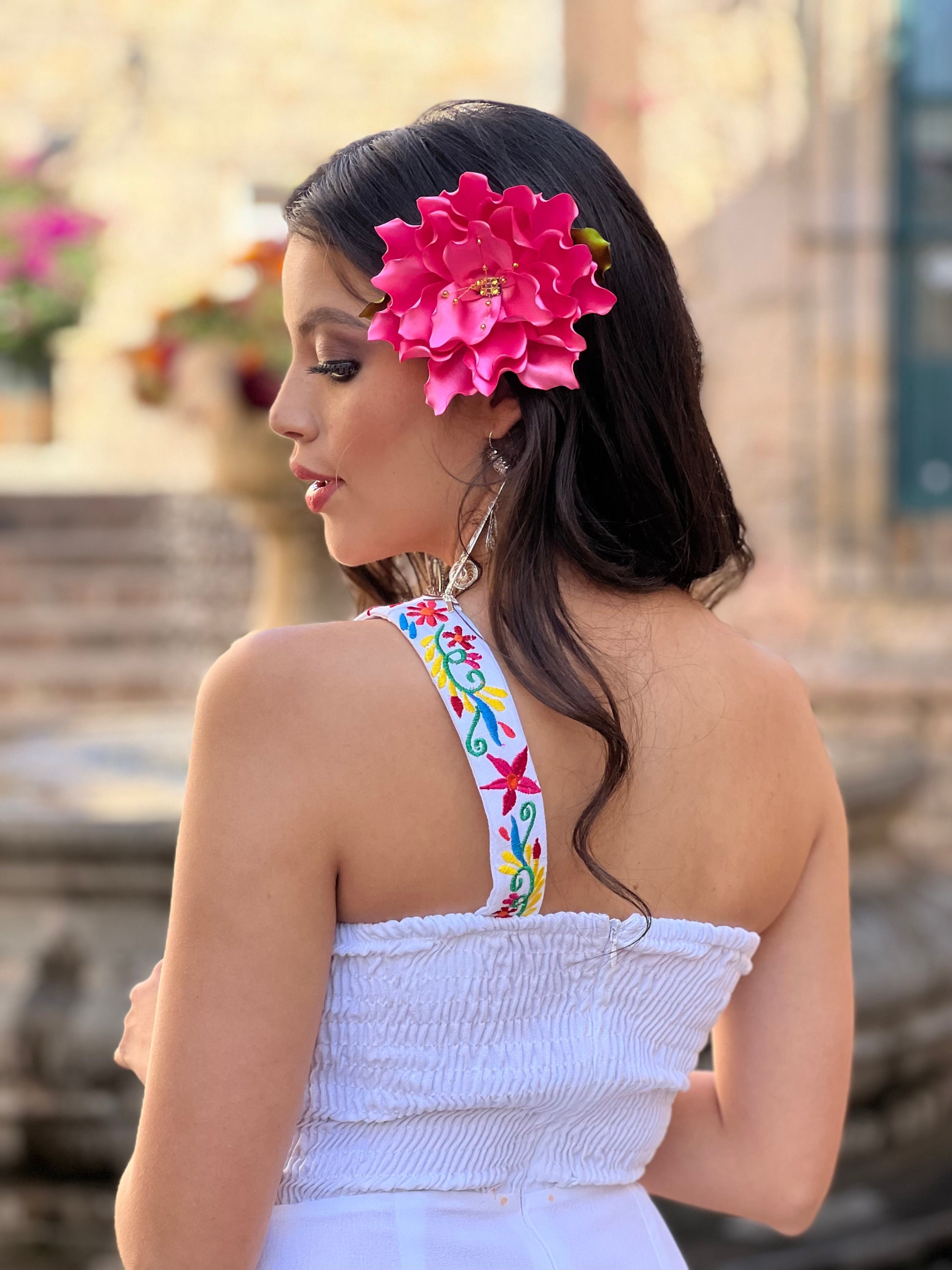 Copricapo tradizionale messicano con fiori. Copricapo da donna con fiori. Accessori tradizionali messicani. Copricapo floreale per la Quinceañera. Folklore messicano