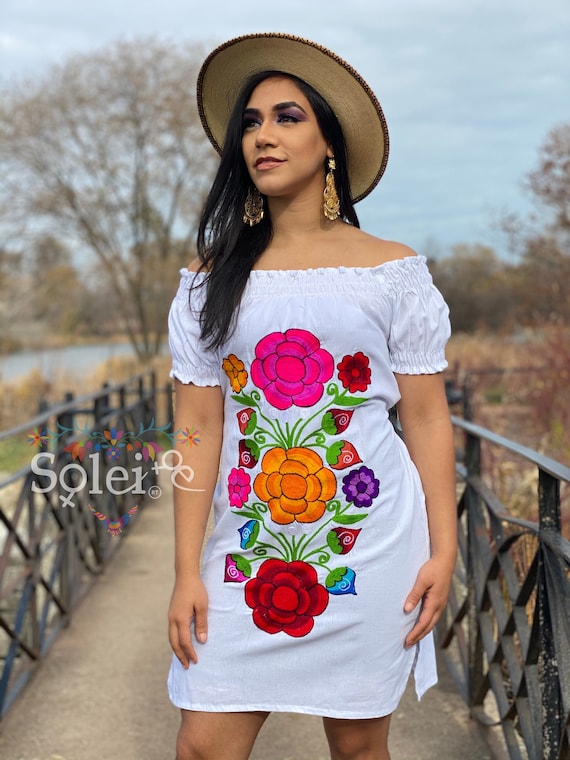 Vestido Mexicano Con Hombro Descubierto. Vestido Floral Bordado. Vestido  Tipico de Mexico. Vestido Tradicional Mexicano. Vestido Artesanal -   España