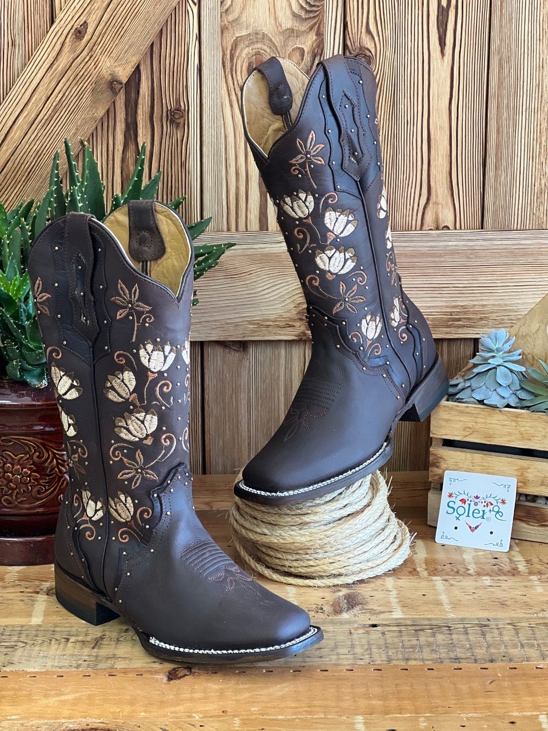 Women's Mexican Boot. Handmade Leather Floral Embroidered Boot. Artisanal Women Boot. Western