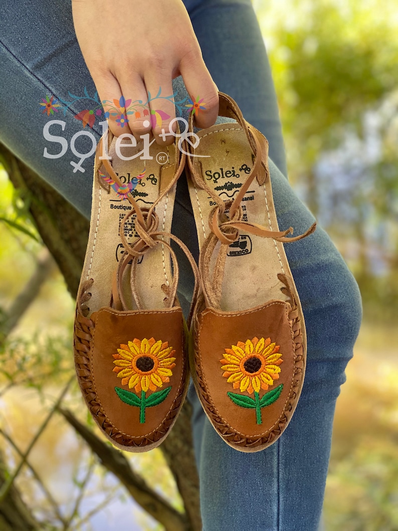 huaraches with sunflower