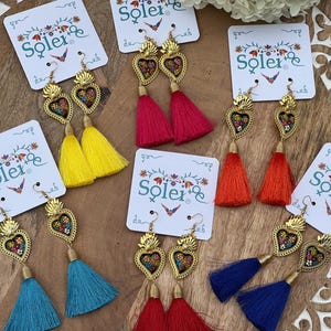 Hand Painted Mexican Earrings. Boho Chic Heart Earrings. Latina Style Tassel Earrings. Artisanal Ethnic Jewelry. Made in Mexico.