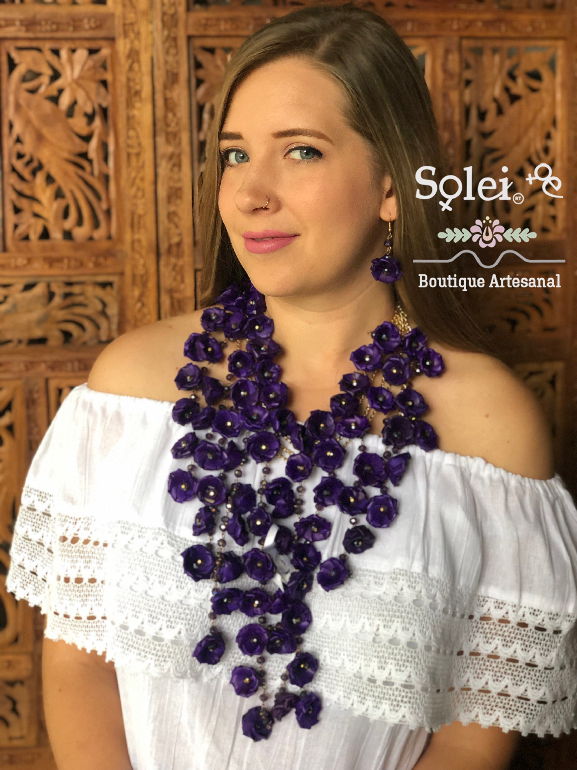 Mexican Jewelry Set. Necklace and Earings Made Out of Palm Branch
