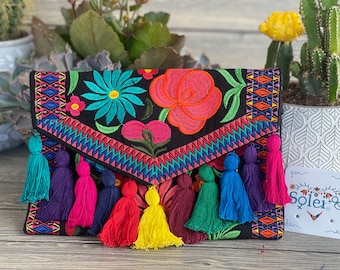 Mexican Floral Embroidered Purse. Over the Shoulder Purse. Colorful Mexican Clutch. Floral Clutch. Artisanal Mexican Cross body.