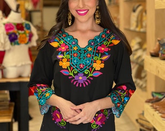 Blouse brodée florale mexicaine. Taille S - 3X. Chemisier mexicain fleuri coloré. Chemisier à manches 3/4. Hippie-bohème. Haut mexicain traditionnel.