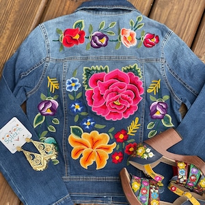 Mexican Floral Embroidered Jeans Jacket. Mexican Artisanal Denim Jacket. Embroidered Jeans Jacket. Mexican Jacket.