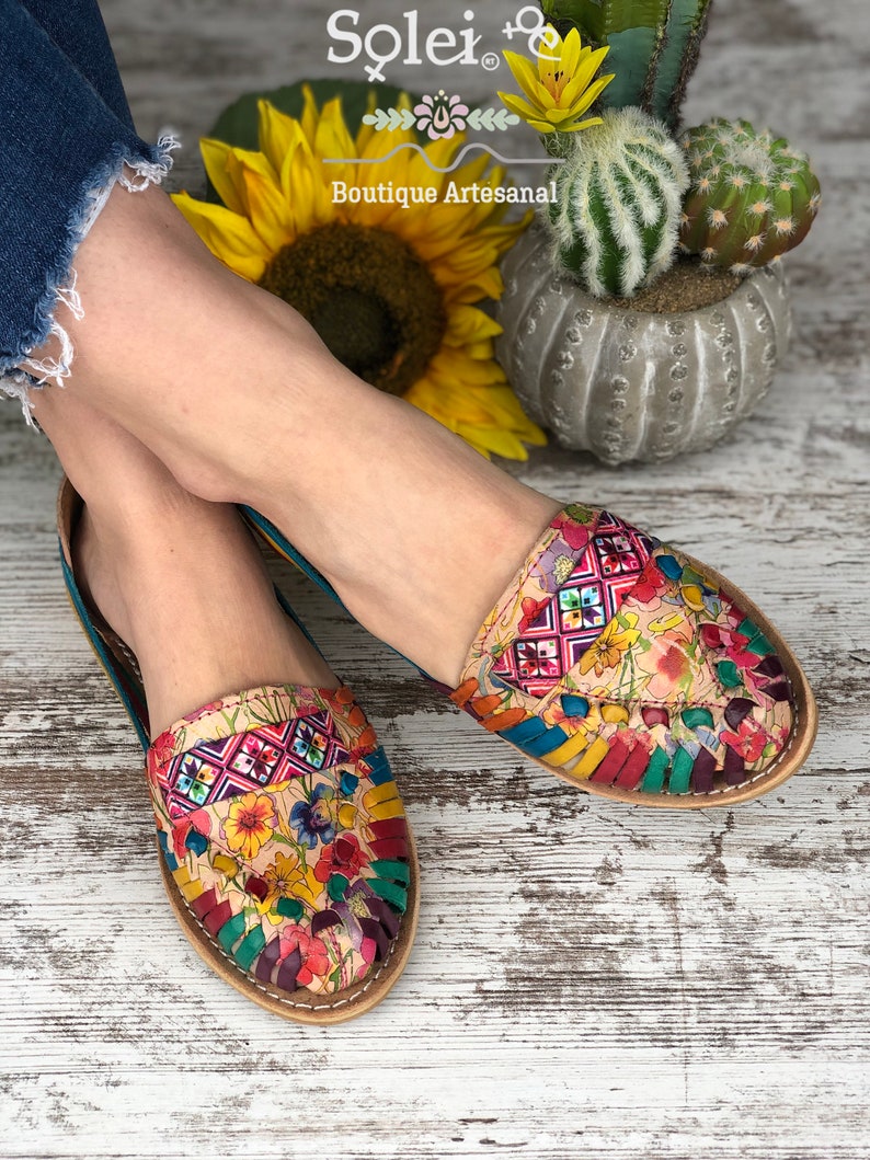 Mexican Huarache. Leather Mexican Sandal. All size Boho-Hippie Vintage Sandal.  Mexican Artisanal Huarache. Colorful leather Sandals.  