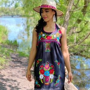 Mexican Floral Halter Dress. Artisanal Mexican Dress. Hand Embroidered Dress. Bohemian Style Halter Dress. Colorful Embroidered Dress.