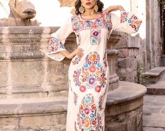 Mexikanisches besticktes Maxikleid. Größe S-2X. Hochzeitsstil . Traditionelle mexikanische Tracht. Handwerkliche mexikanische Partykleid . Lateinischer Stil. Übergröße.