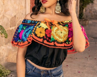 Hand Embroidered Crop Top. Mexican Floral Top. Off the Shoulder Blouse. Crop Top Chiapaneco. Hand Embroidered Top. Mexican Fashion Blouse.
