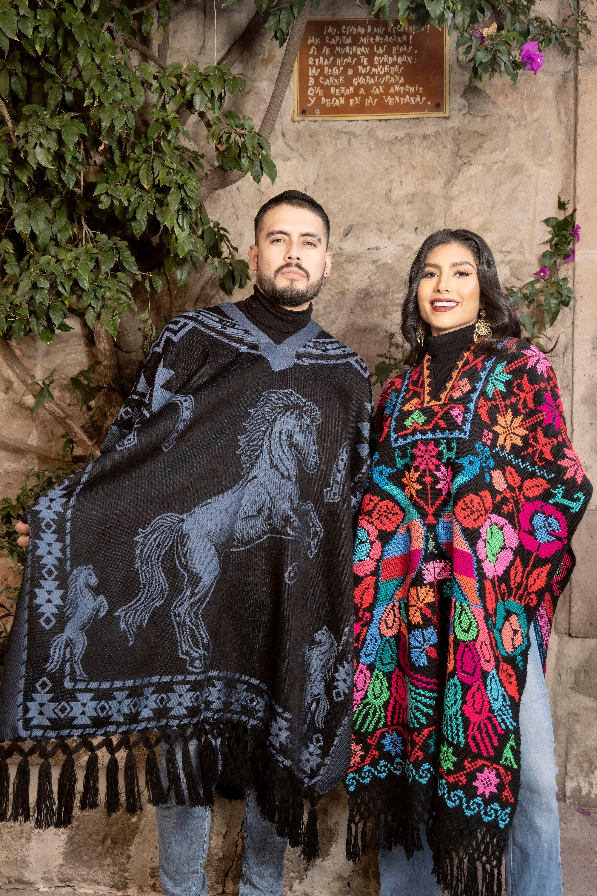 職人技のメキシカンポンチョ。カウボーイスタイル。伝統的なメンズ