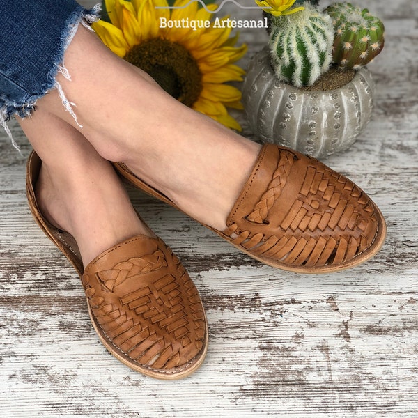 Megan Artisanal Sandal. Mexican Leather Flats. Solid Color Sandal. Cute Summer Sandal. Slip on Shoes. Mexican Artisanal Shoes.