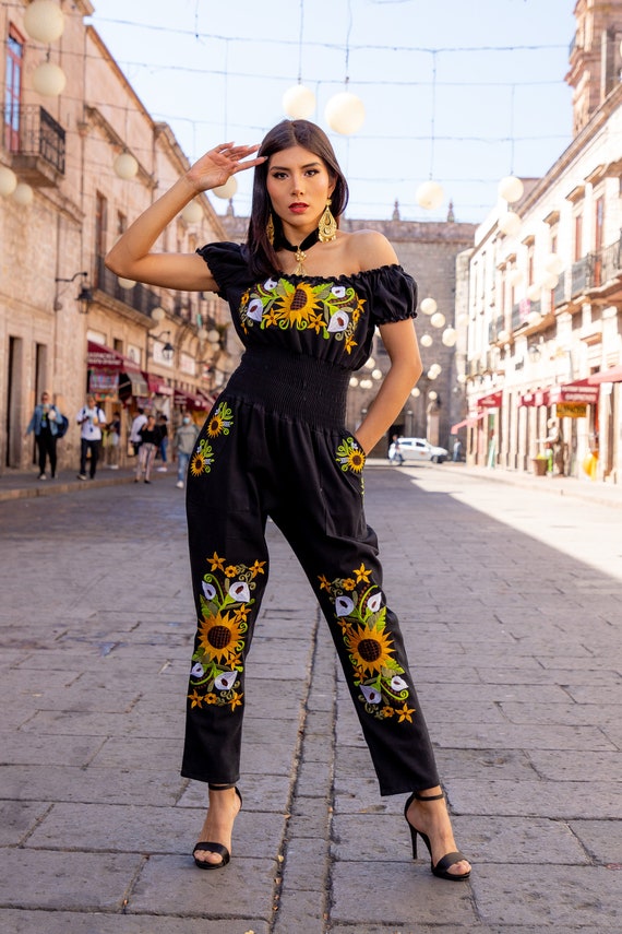Mexican Sunflower Embroidered Jumpsuit. Floral Embroidered Jumpsuit.  Fashion Mexican Clothing. Artisanal Mexican Jumpsuit. Boho Hippie Style 