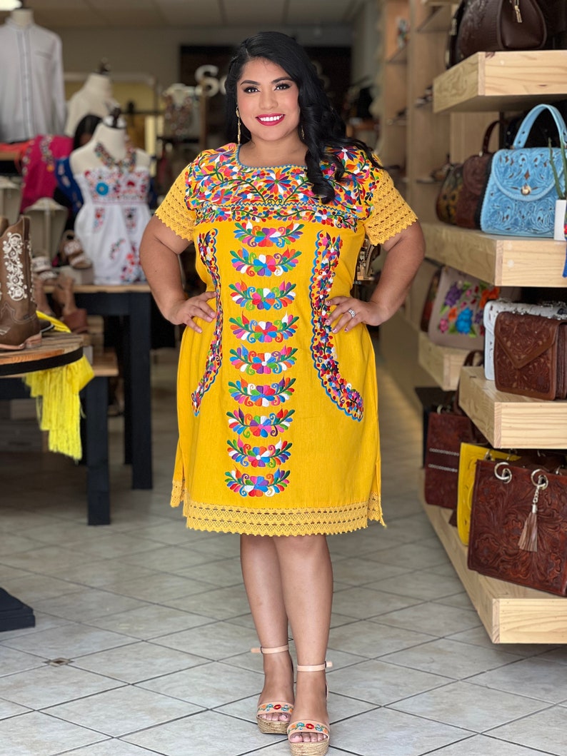 Mexican Floral Embroidered Dress. Size S 3X. Traditional Mexican Dress. Artisanal Mexican Dress. Bridesmaid Dress. Mexican Wedding Dress. Amarillo