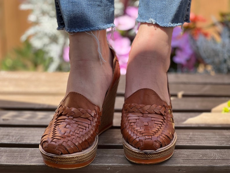 Sandales compensées mexicaines. Vintage Boho-hippie toutes tailles. Sandale mexicaine en cuir. Sandale d'été. Escarpins traditionnels mexicains. Escarpins compensés en cuir. image 4