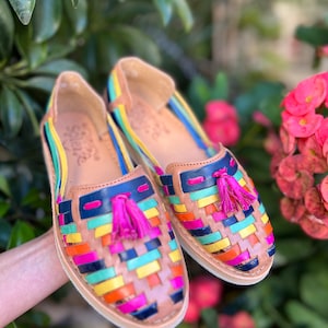 Meksykańskie skórzane Huaraches. Autentyczne meksykańskie skórzane buty. Buty rzemieślnicze. Styl boho hippie. Meksykańskie płaskie buty w stylu latynoskim. Buty vintage.