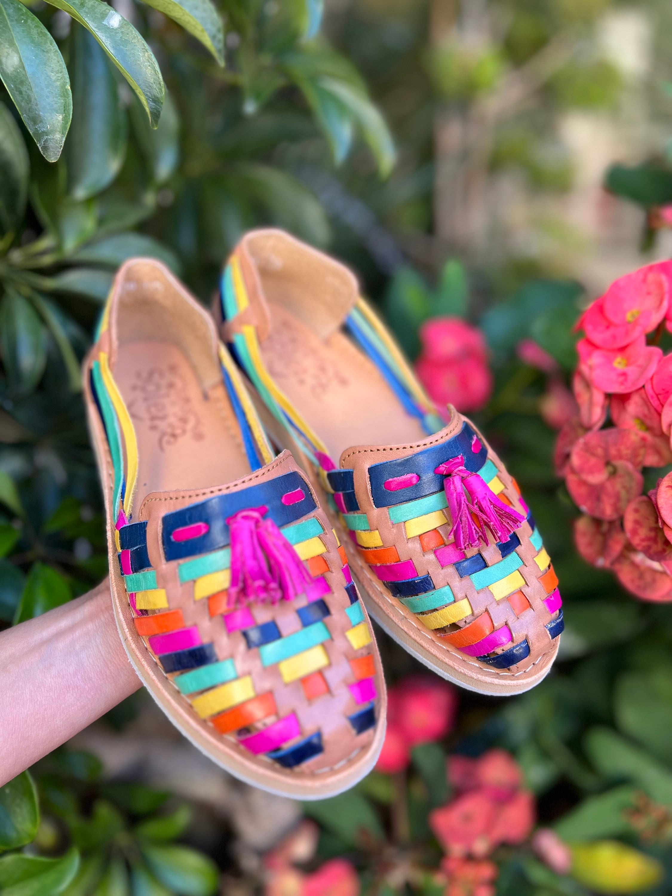 Mexican Leather Huaraches. Authentic Mexican Leather Shoes. Artisanal Shoes. Boho Hippie Style. Latina Style Mexican Flats. Vintage Shoes.