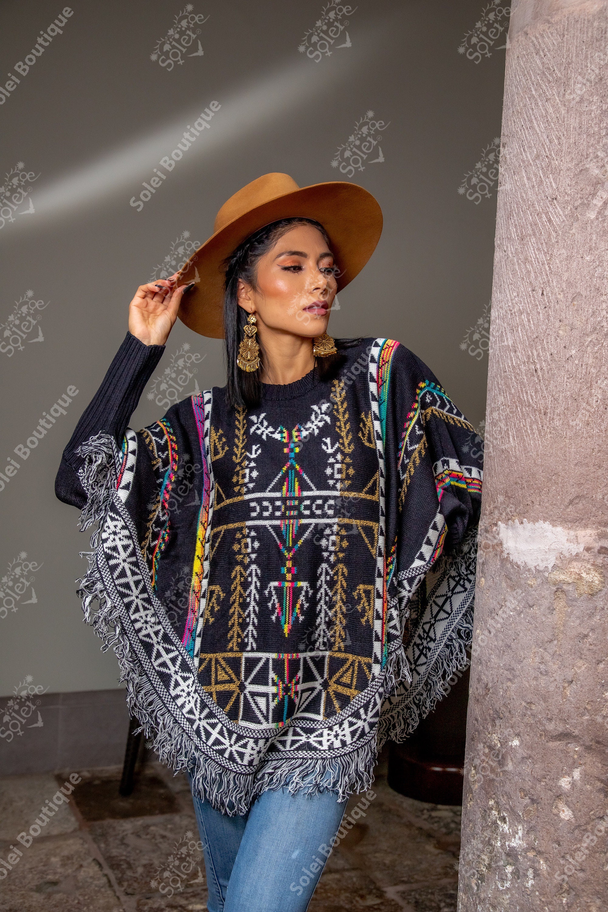 メキシコフリンジポンチョ 職人の技が光るメキシコのユニセックスポンチョ。袖付きメキシコ