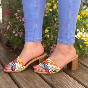 Mexikanische Slip On Heels. Alle Größen Boho-Hippie Vintage Pumps. Mexikanische Ledersandale. Ethnische Schuhe. &quot;Mexikanische handwerkliche &quot;&quot;Latina Style&quot;&quot; Schuhe.&quot;