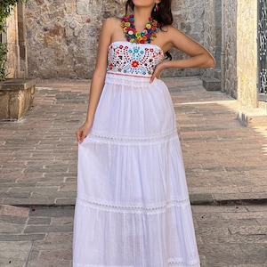 Vestido Mexicano Floral Strapless. Vestido Floral Bordado. Estilo Boho Hippie. Moda Latina. Plus Size. Vestido Típico Mexicano Artesanal