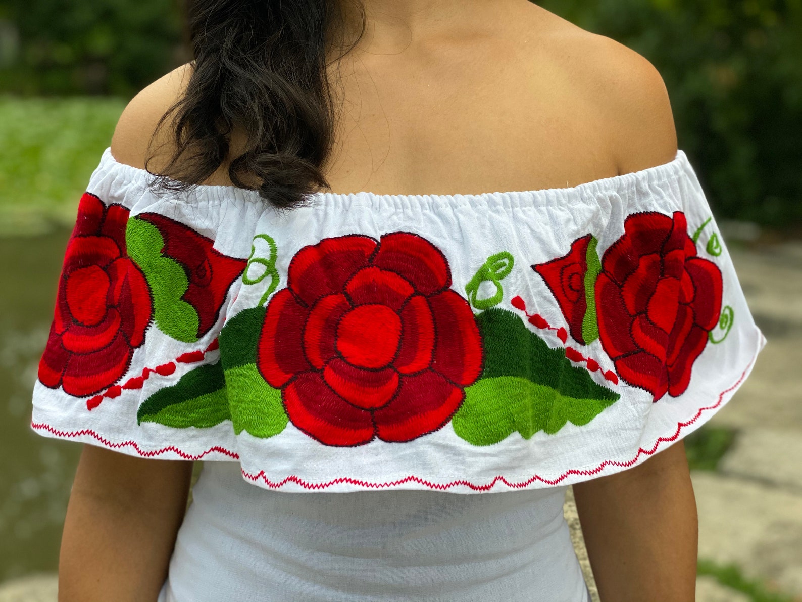 Rose off shoulder