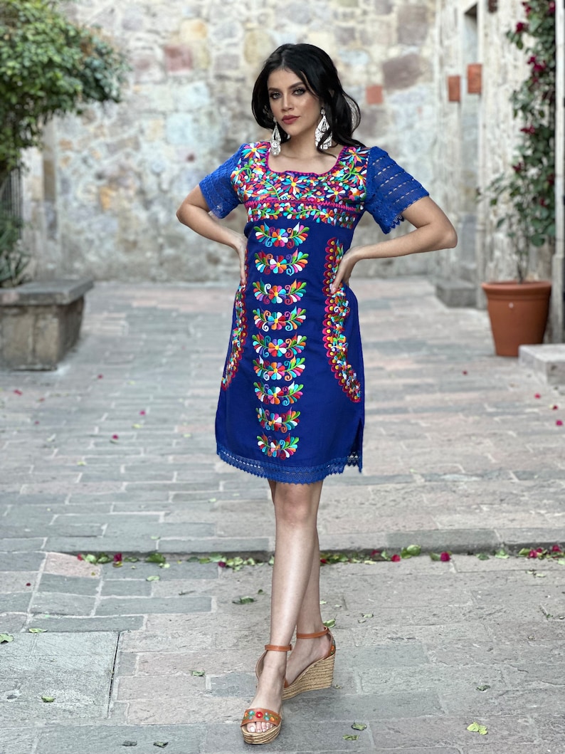 Mexican Floral Embroidered Dress. Size S 3X. Traditional Mexican Dress. Artisanal Mexican Dress. Bridesmaid Dress. Mexican Wedding Dress. Royal Blue