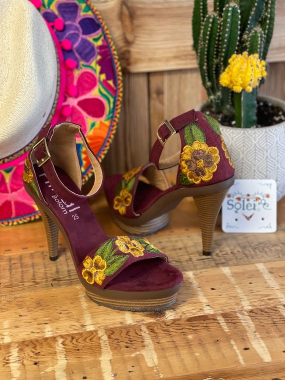 Tacón Mexicano Bordado Floral. Tacón Mexicano de Gamuza. Tacón | Etsy España