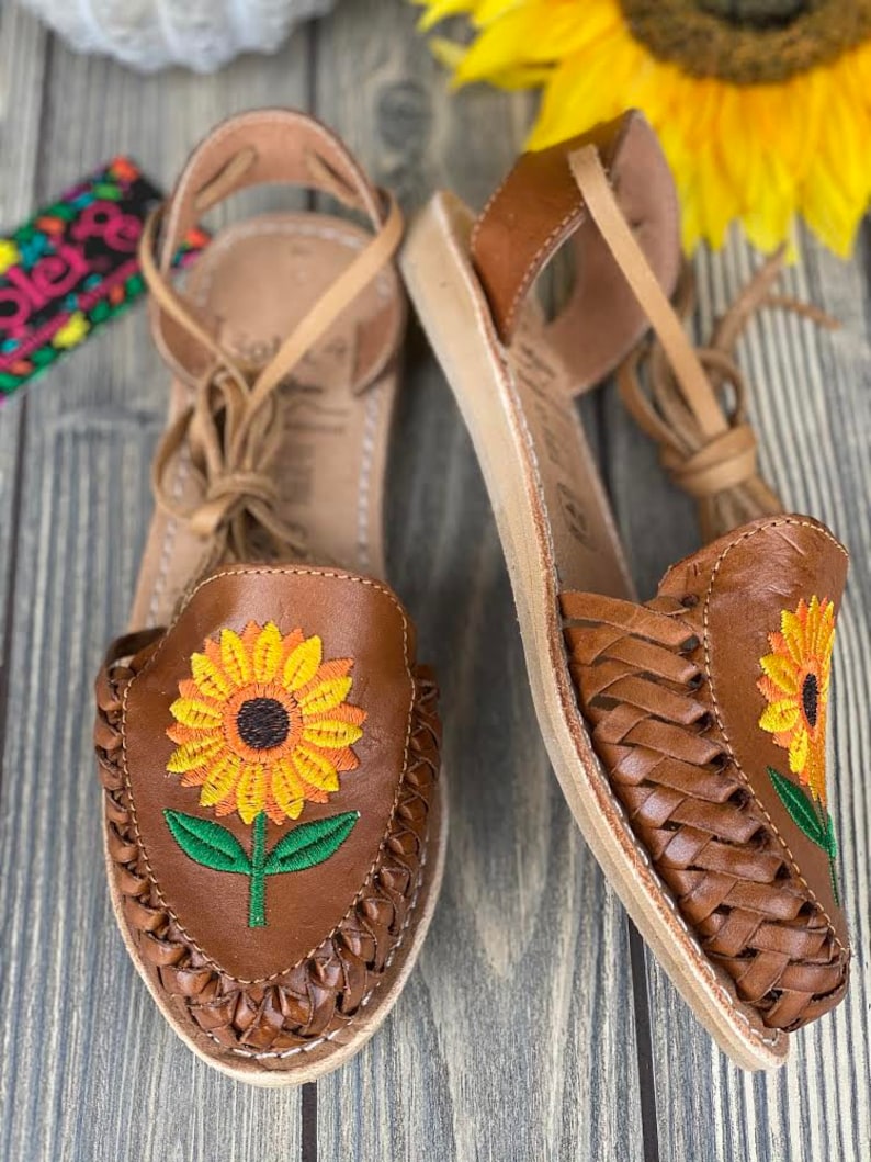 huaraches with sunflower