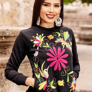 Mexican Floral Sweatshirt. Artisanal Sweatshirt Made in Mexico. Hand Embroidered Sweatshirt. Traditional Clothing. Ethnic Style. Boho Hippie
