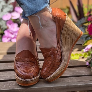 Sandales compensées mexicaines. Vintage Boho-hippie toutes tailles. Sandale mexicaine en cuir. Sandale d'été. Escarpins traditionnels mexicains. Escarpins compensés en cuir. image 3