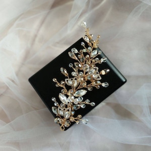 Wedding head piece for bride Gold hair vine Bridal hair vine Wedding hair pieces gold Crystal hair vine Crystal headpiece Gold head piece