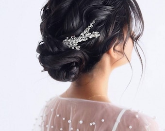 Elegant wedding hair accessory for bride Wedding head piece Bridal hair vine Wedding hair pieces Crystal hair vine Wedding hair accessories