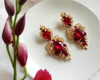 Boucles d'oreilles de mariée rouge et or/Boucles d'oreilles de mariage rouge foncé/Boucles d'oreilles de Noël/Bijoux de mariée rouge/Boucles d'oreilles de bal de promo or rouge/Boucles d'oreilles cristal rouge