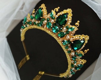 Emerald green crown Green tiara Gold emerald crown Emerald tiara Emerald headpiece Wedding tiara Emerald wedding band green headband