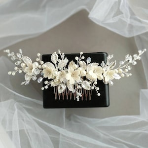 Floral hair comb Flower hair comb Pearl hair comb Bridal hair comb Bridal hair piece Bridal headpiece Wedding headpiece Floral hair piece