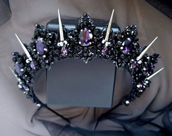 Diadema viola scuro Diadema di ametista Diadema nero Corona nera Corona di punte Corona gotica Diadema di cristallo viola Copricapo viola Corona di Persefone