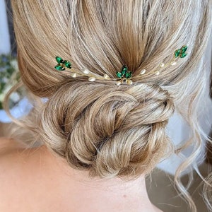 Emerald hair pin Green har pin Pearl hair pins Green hair piece Bridal hair pins Emerald hair piece Green hair accessory Bridesmaid hair pin