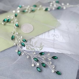 Emerald hair piece Bridal hair vine Emerald headpiece Bridal hair piece Wedding hair piece Green hair piece Wedding hair pieces green