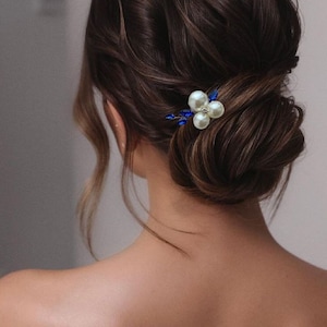 Blue hair comb Pearl hair comb Bride something Blue bridal comb Wedding  hair comb Bridesmaid pins Wedding hair piece Bridal hair piece